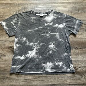 Women’s tie-dye tee